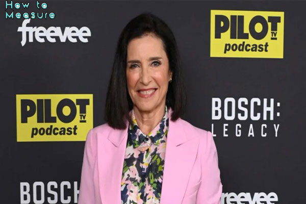 Mimi Rogers measurements: Height, Weight, Bra Size, Shoe Size